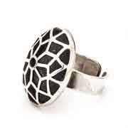 A geometric oval shaped silver ring A geometric oval shaped silver ring