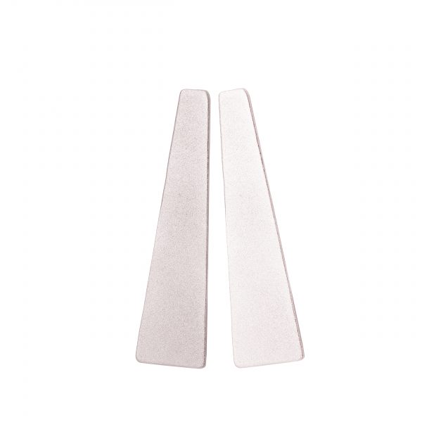 Obelisk earrings (platinum plated finish)